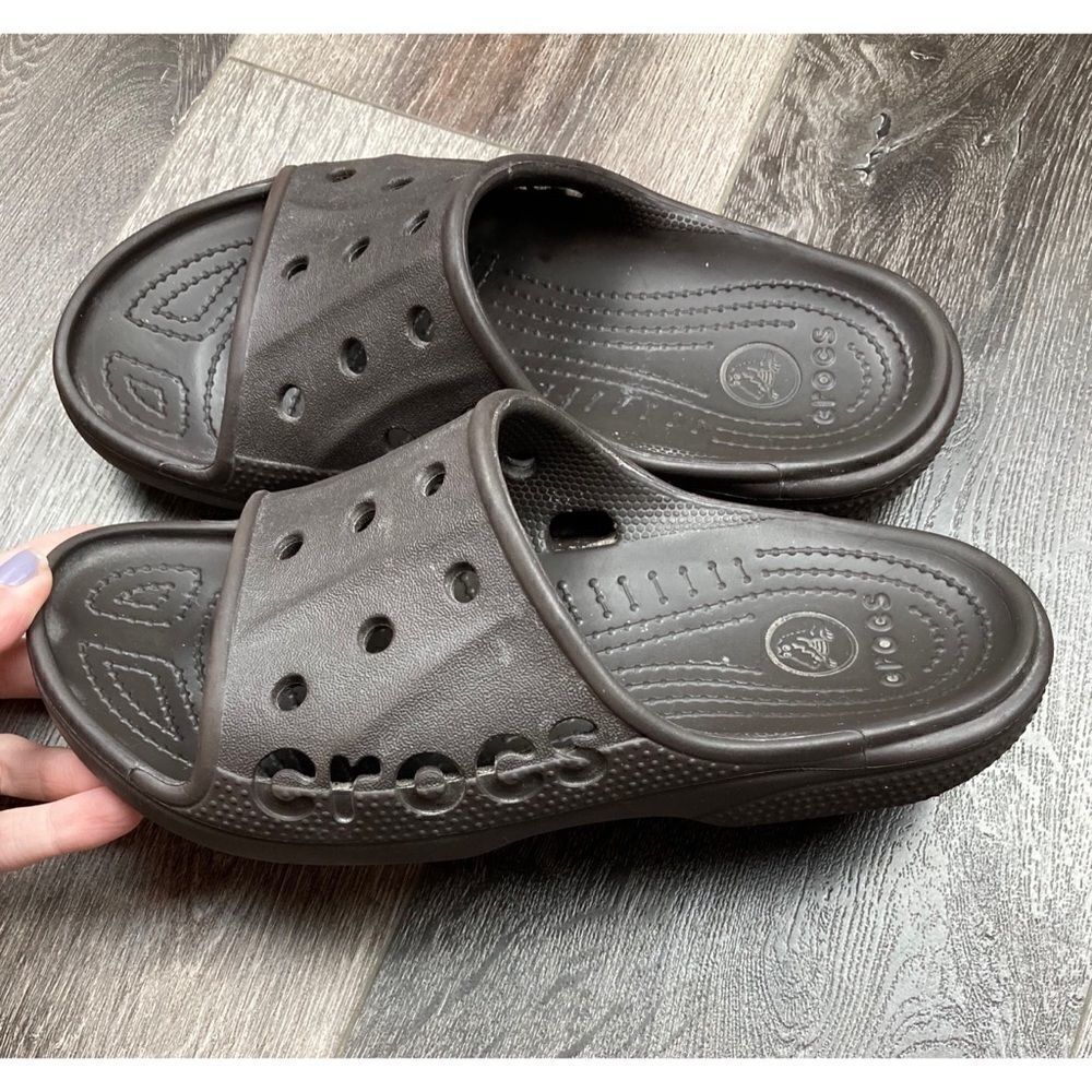 Crocs  brown baya slides